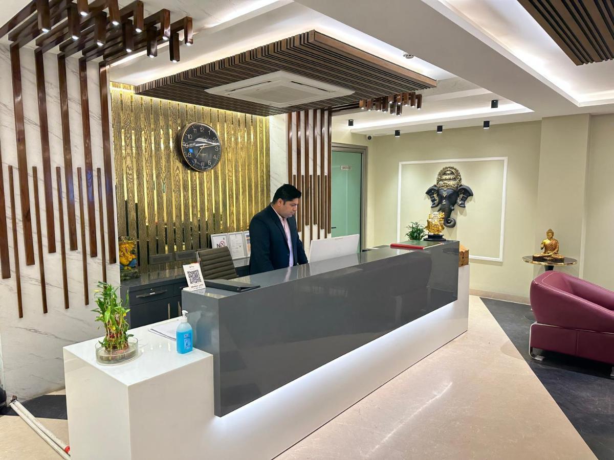 Rj Hotel - Managed By Atithi House Большая Нойда Экстерьер фото