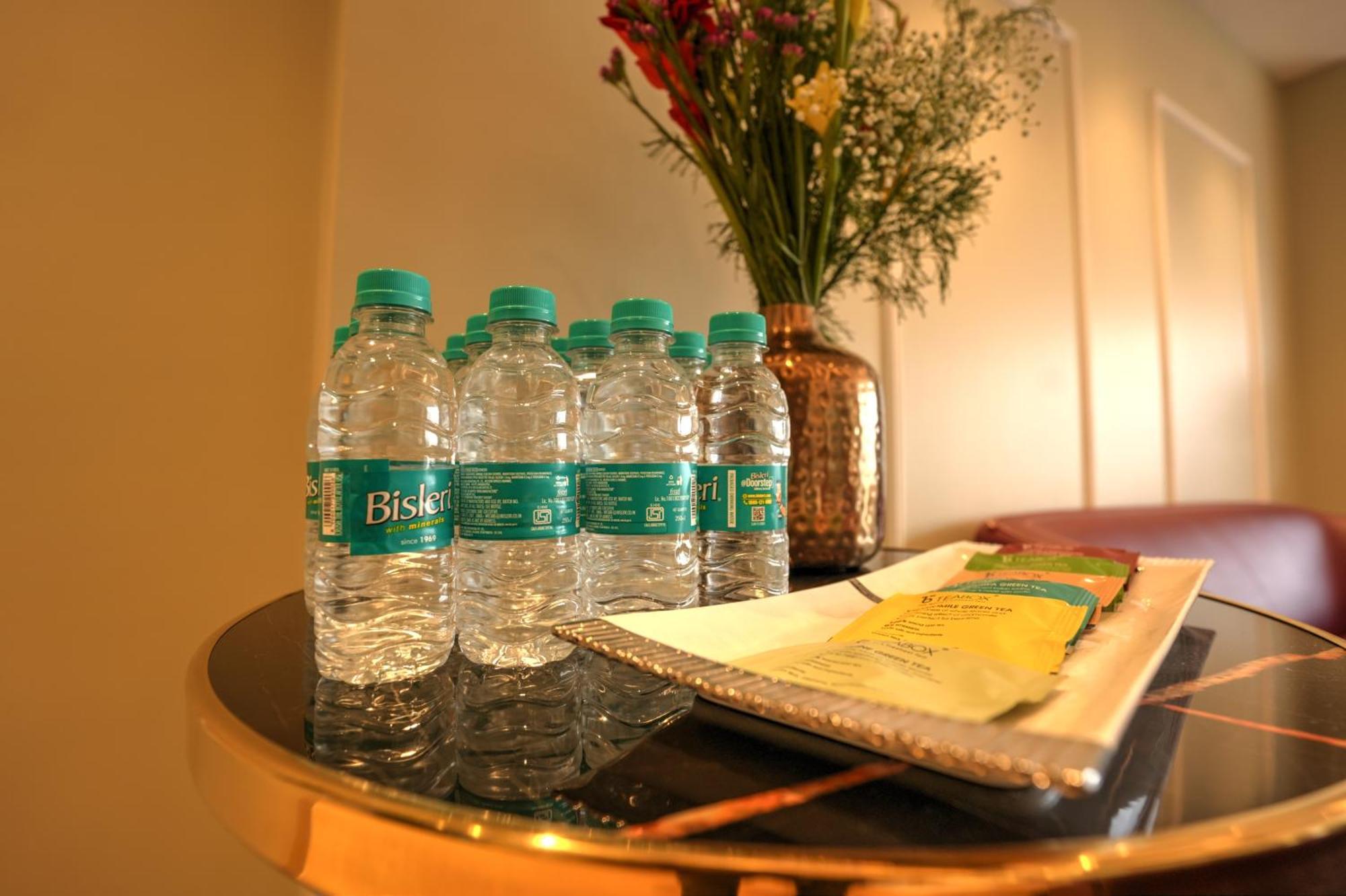 Rj Hotel - Managed By Atithi House Большая Нойда Экстерьер фото